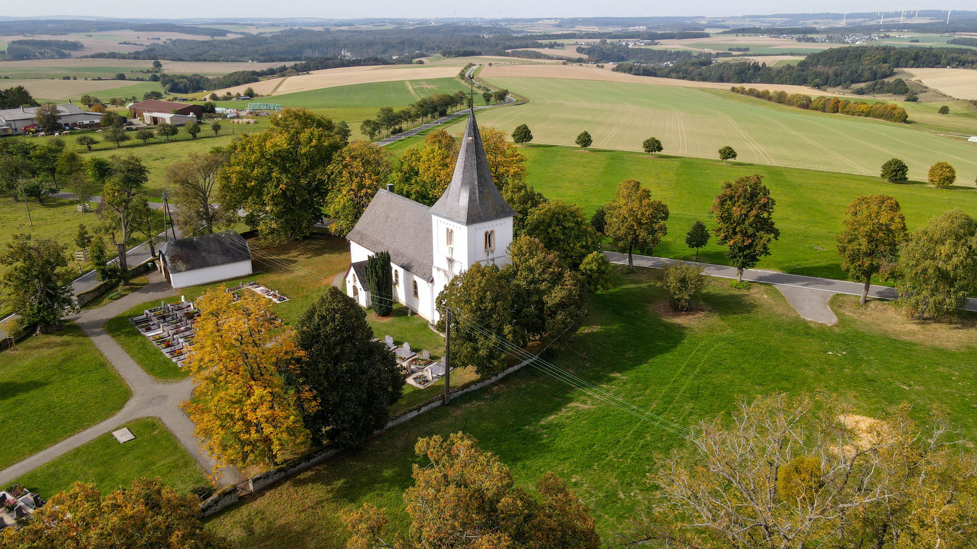 Nunkirche in Sargenroth Drohnenaufnahme der Nunkirche Sargenroth