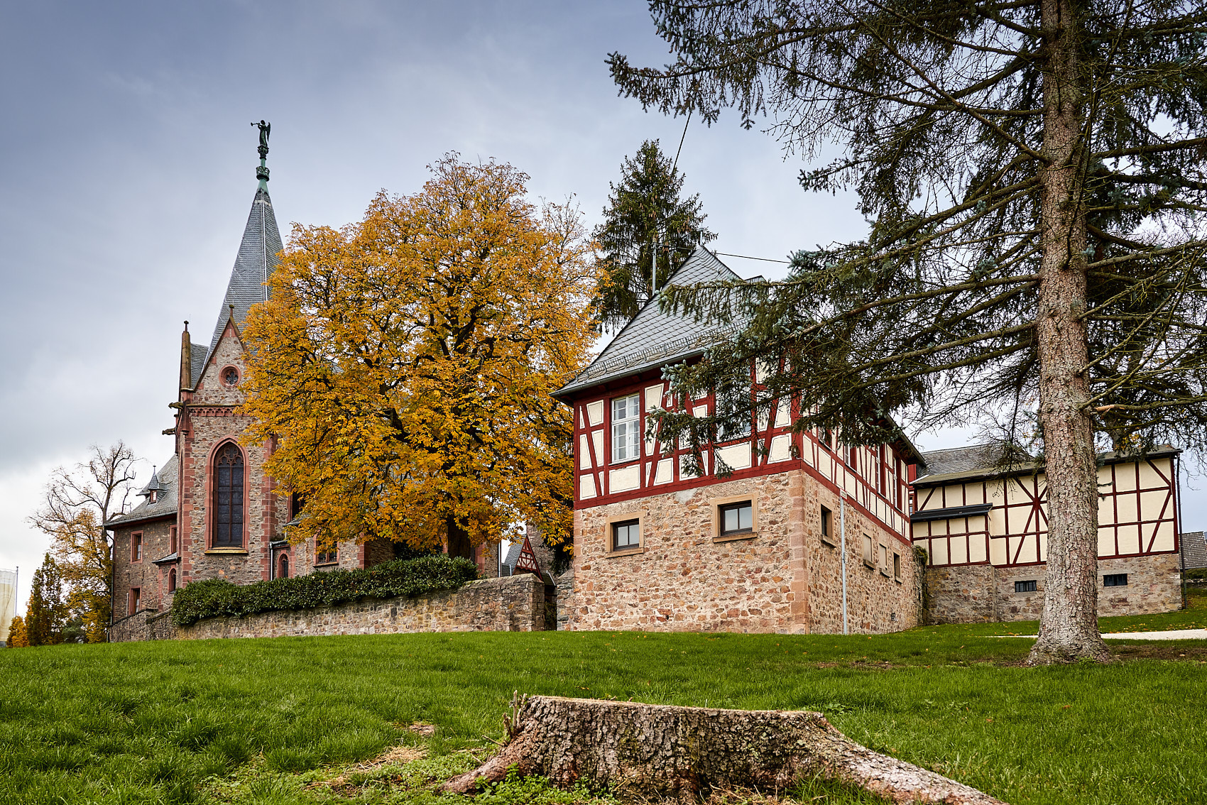 Puricelli Stift in Rheinböllen im Herbst