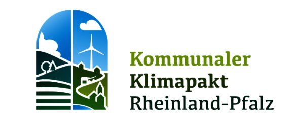 Logo mit der Aufschrift "Kommunaler Klimapakt Rheinland-Pfalz" auf der rechten Seite und einem Wappen mit Natursymbolen auf der linken Seite