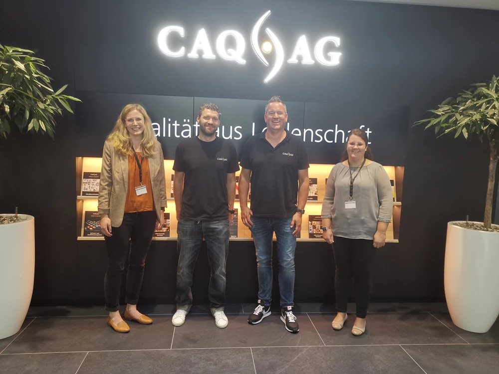 Mitarbeiter bei einer Unternehmensbesichtigung